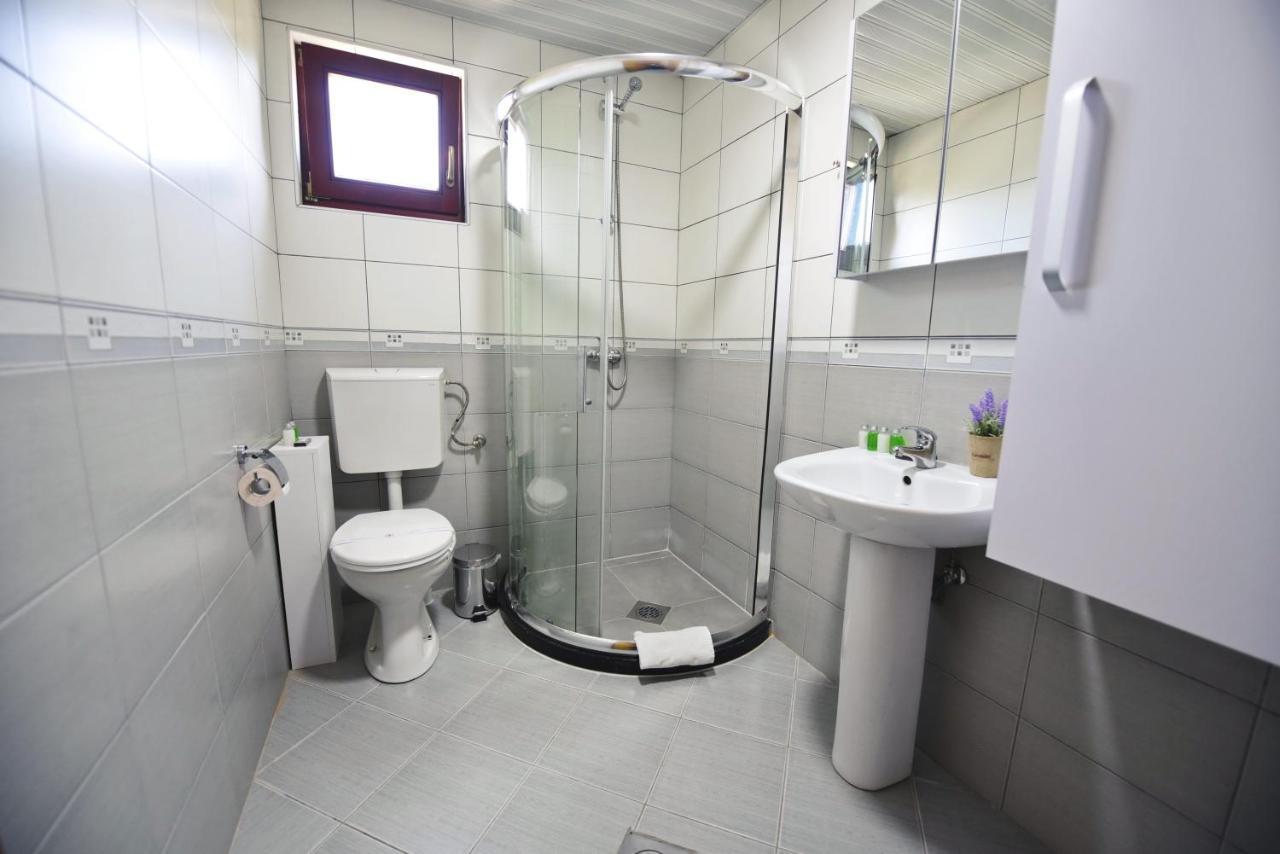 Si Apartments Ohrid With Free Parking Exterior photo